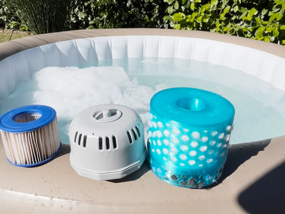 Porovnání velikosti původního kartušového filtru a Royal Filteru do nafukovací vířivky